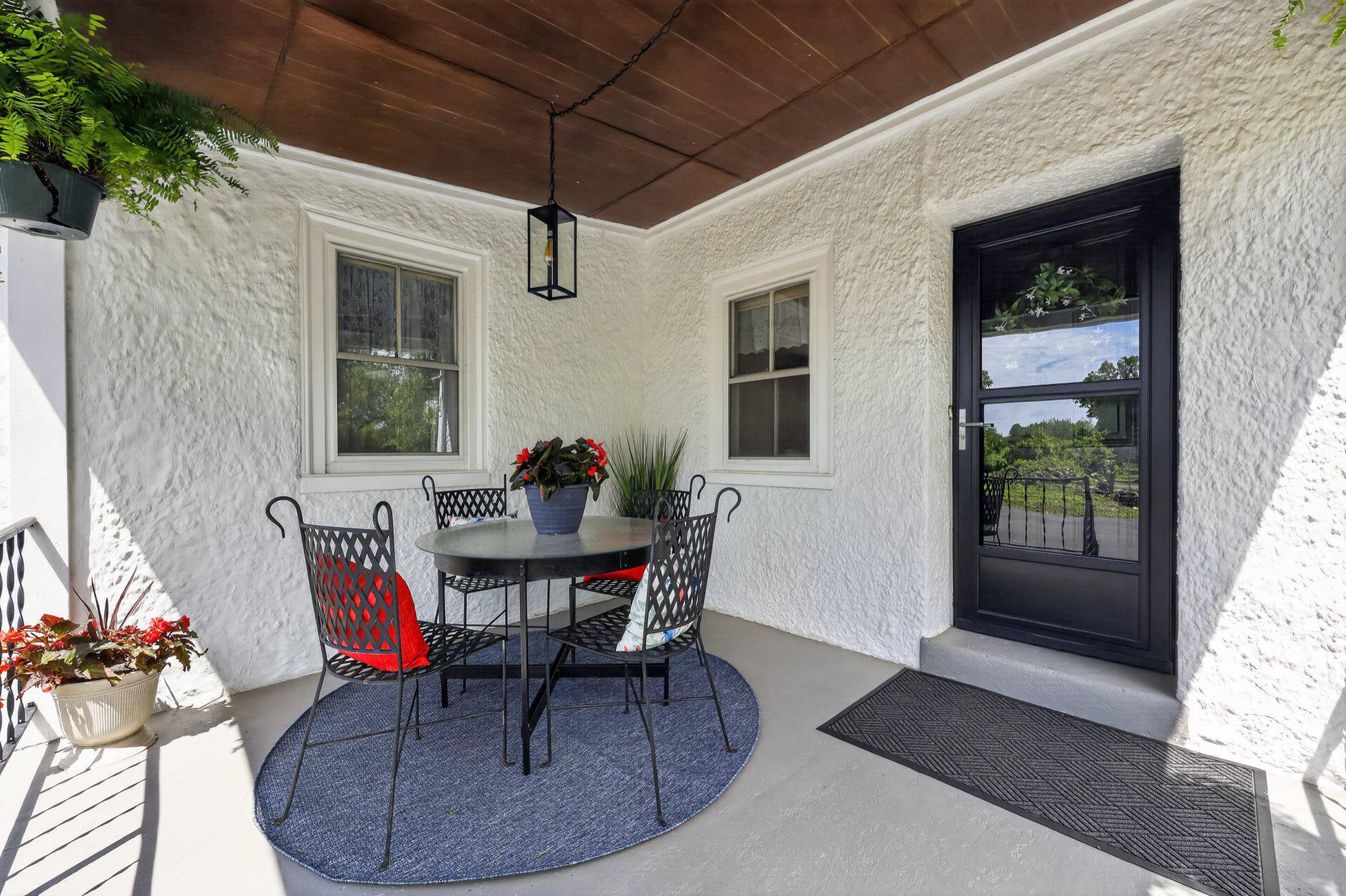 750 Loch Alsh Ave Property Photo 3