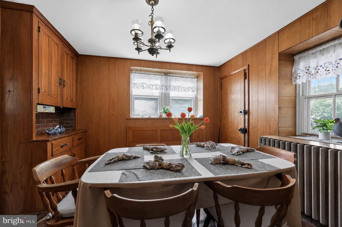 750 Loch Alsh Ave Property Photo 8