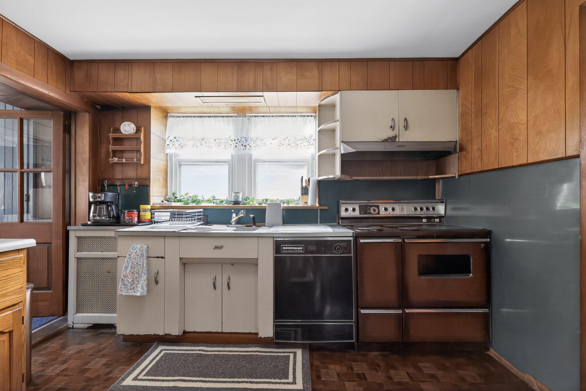 750 Loch Alsh Ave Property Photo 19