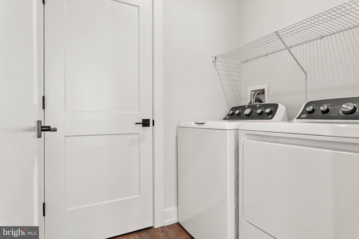 409 Isabelle Ct #201 Property Photo 32