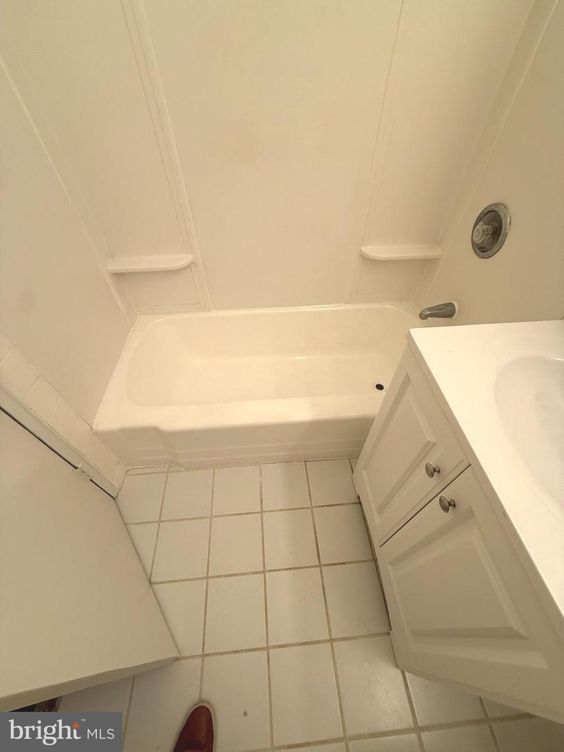 1600 Hagys Ford Rd #4t Property Photo 10
