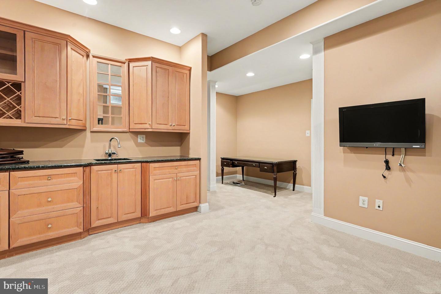 876 Ashbourne Way Property Photo 49