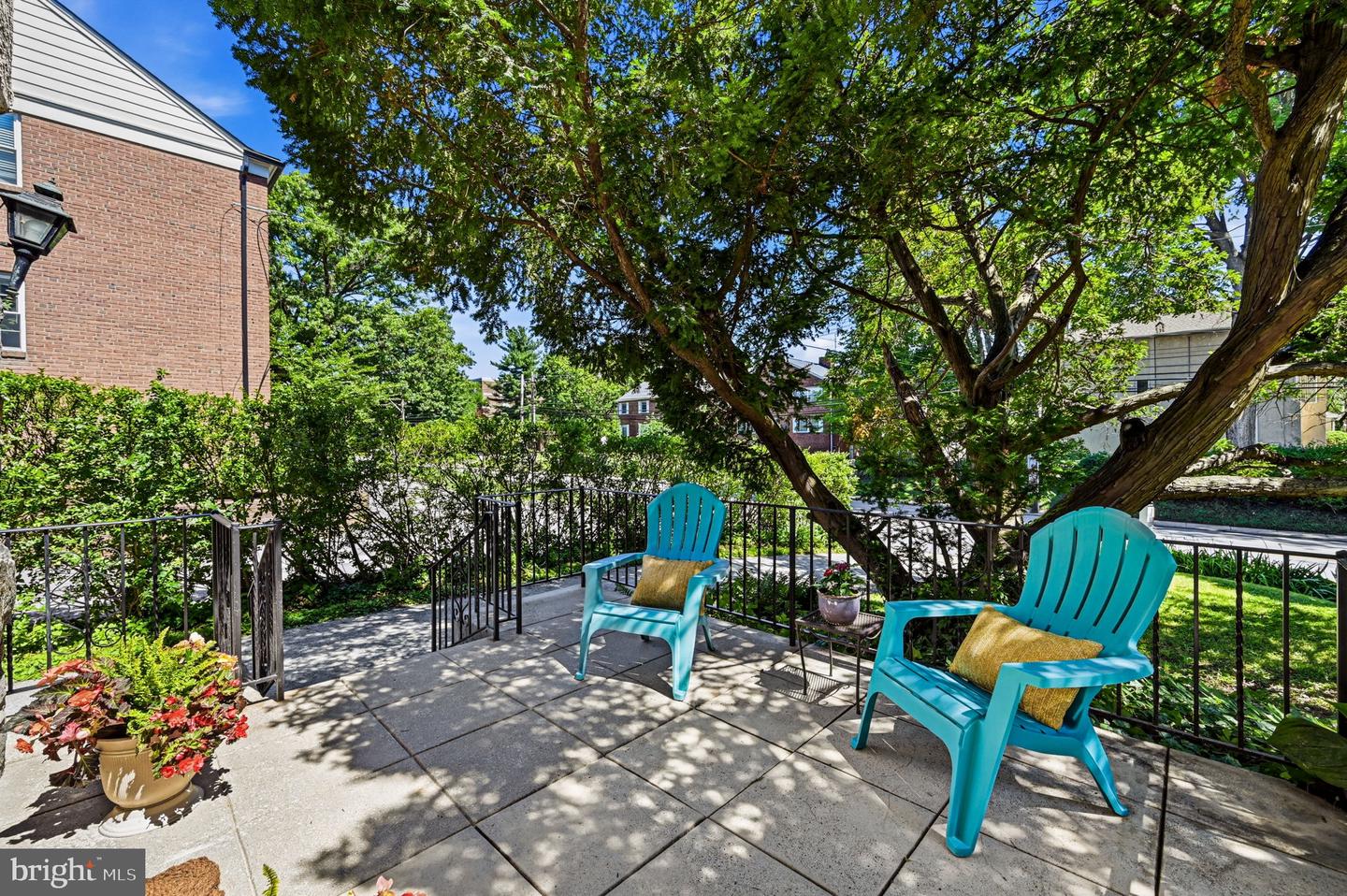 32 W Montgomery Ave Property Photo 4