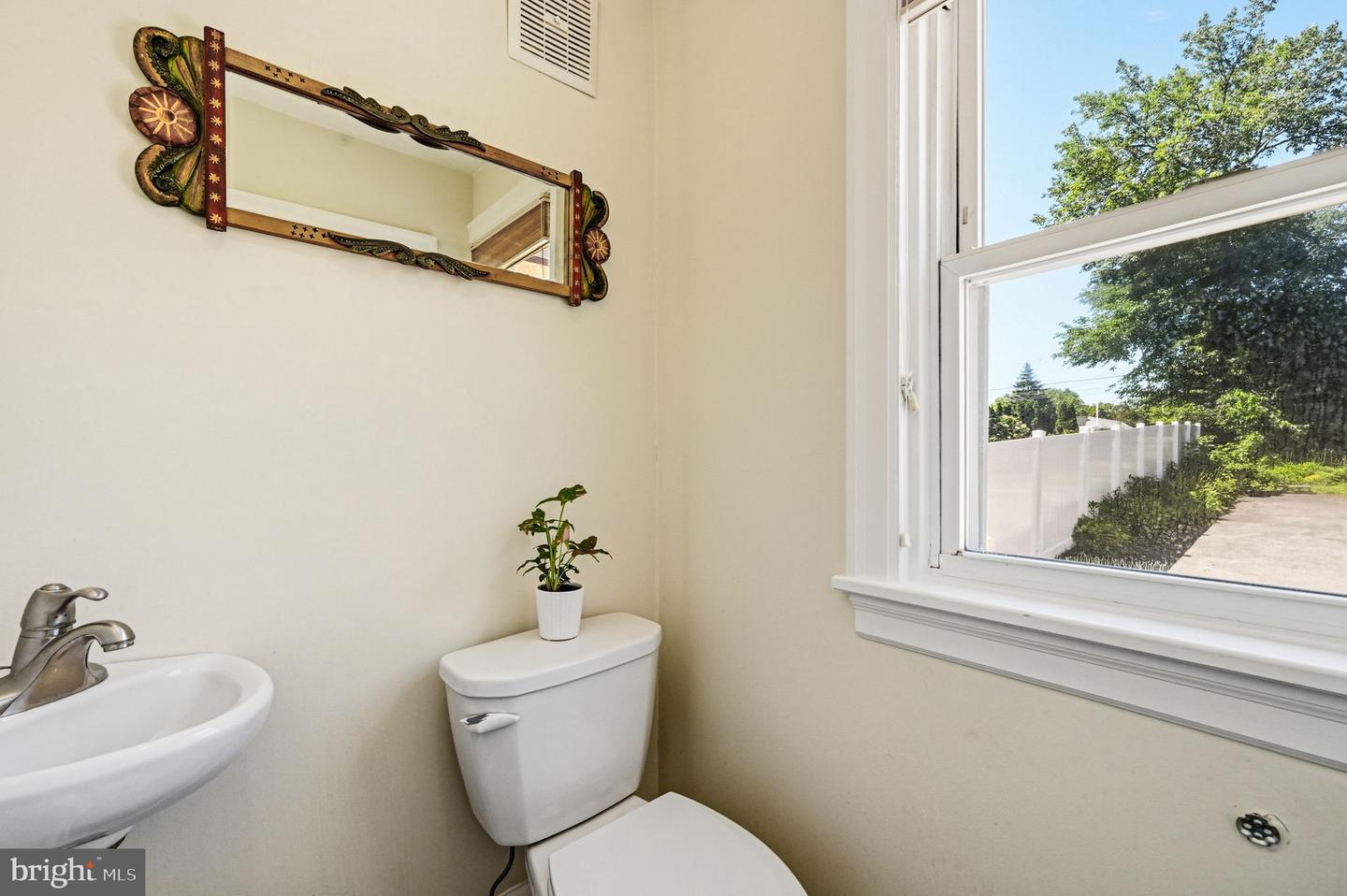 32 W Montgomery Ave Property Photo 12