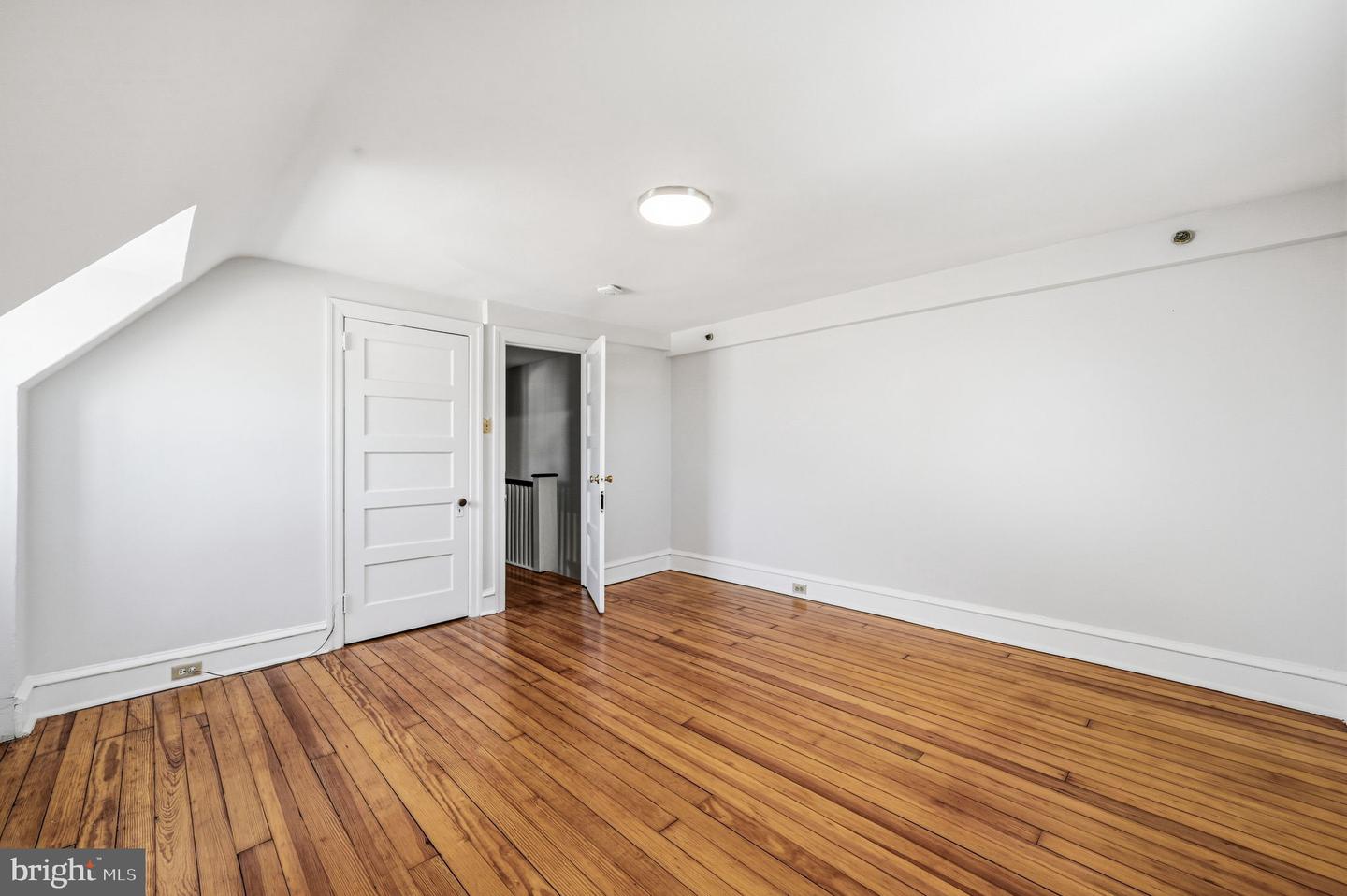 32 W Montgomery Ave Property Photo 17