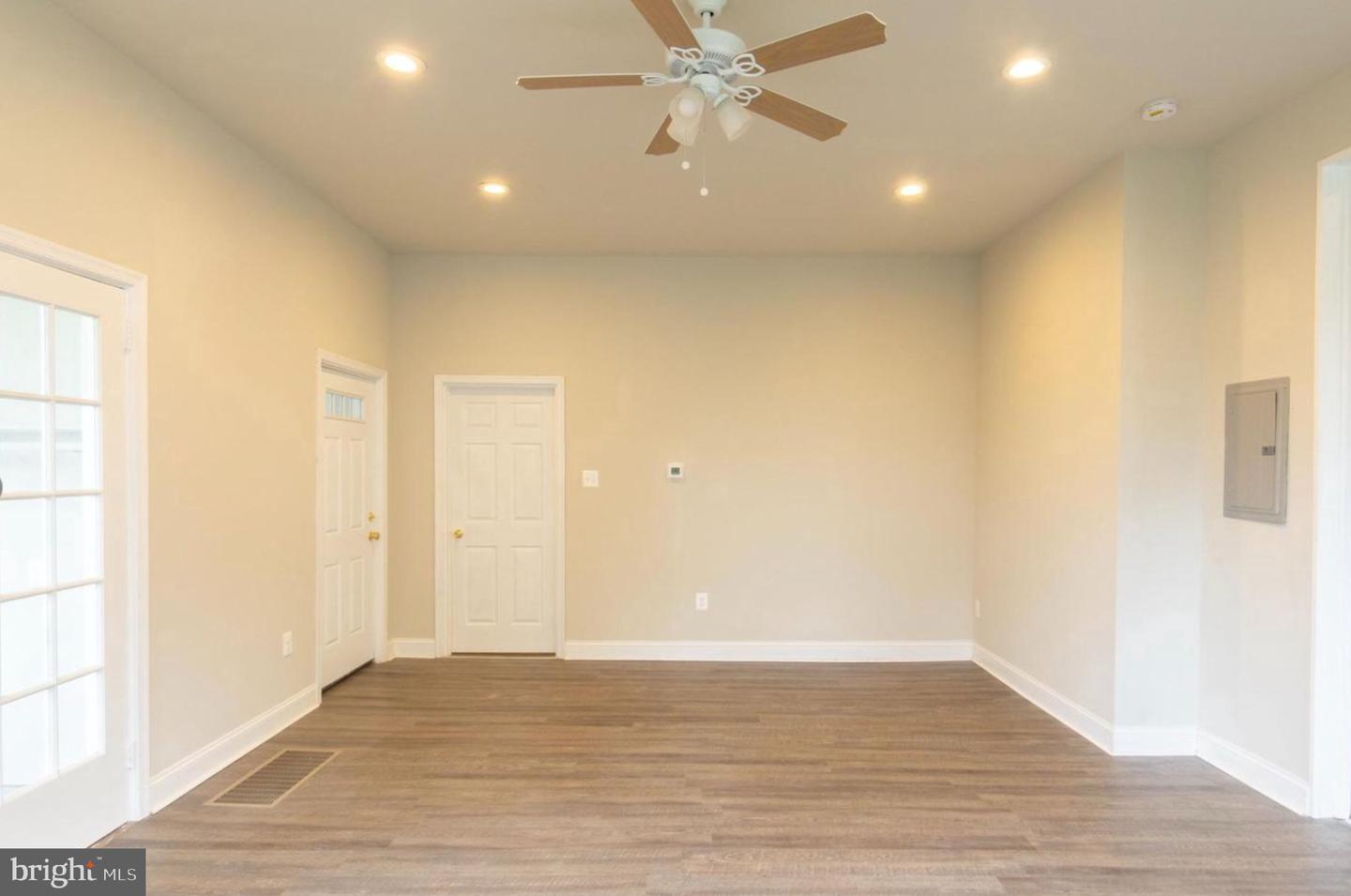 115 Montgomery Ave Property Photo 4