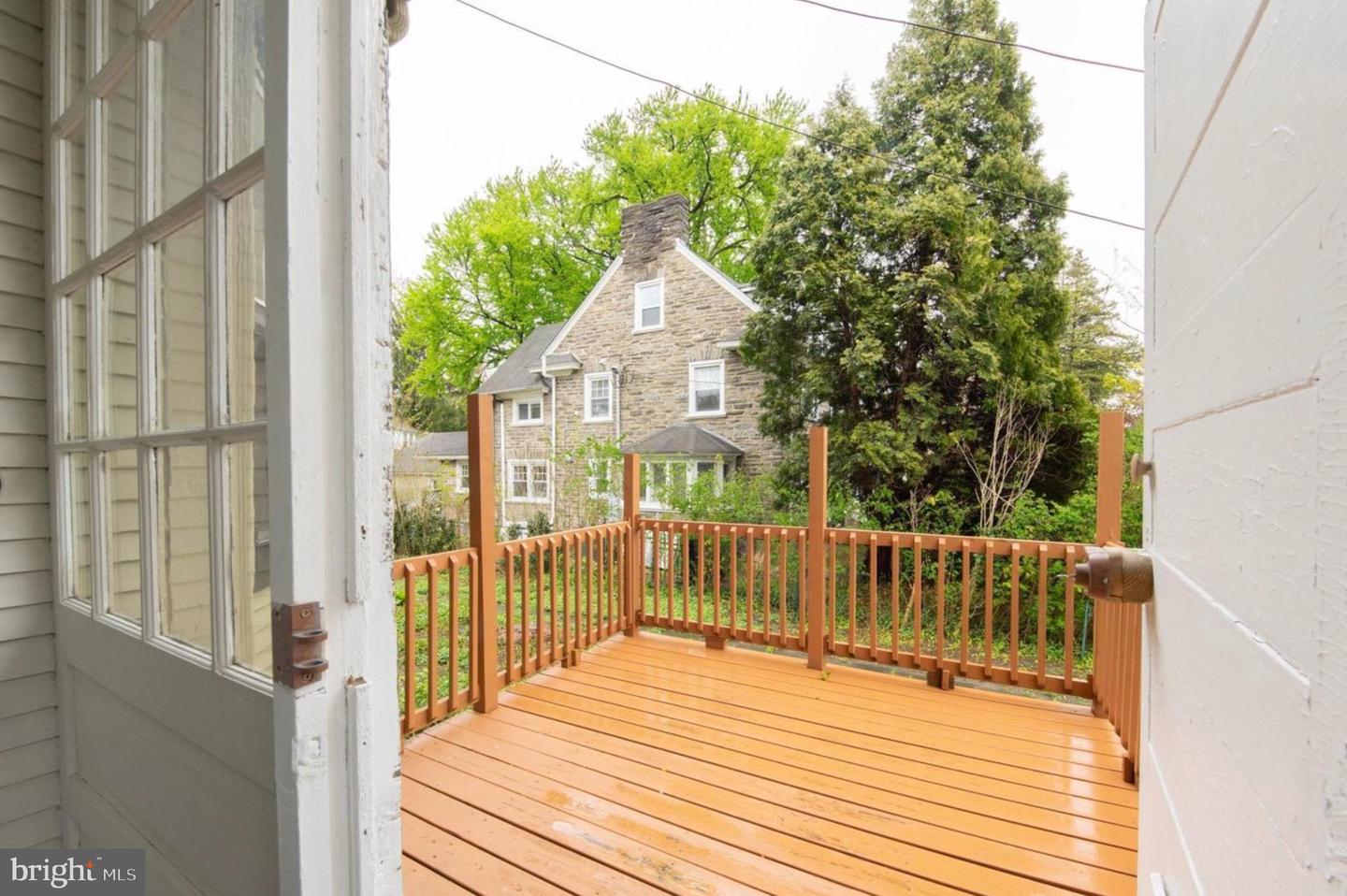 115 Montgomery Ave Property Photo 13