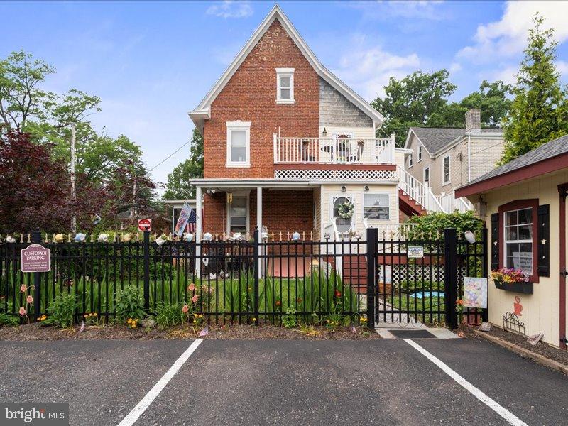 1919 W Point Pike Property Photo 4