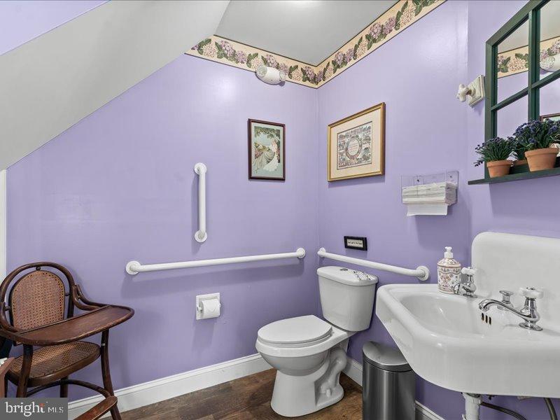 1919 W Point Pike Property Photo 24