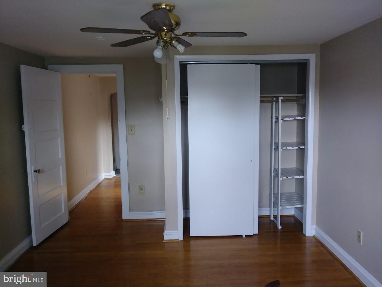 121 W 6th Ave Property Photo 10