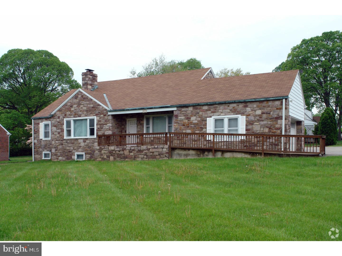 2111 Dekalb Pike Property Photo 3