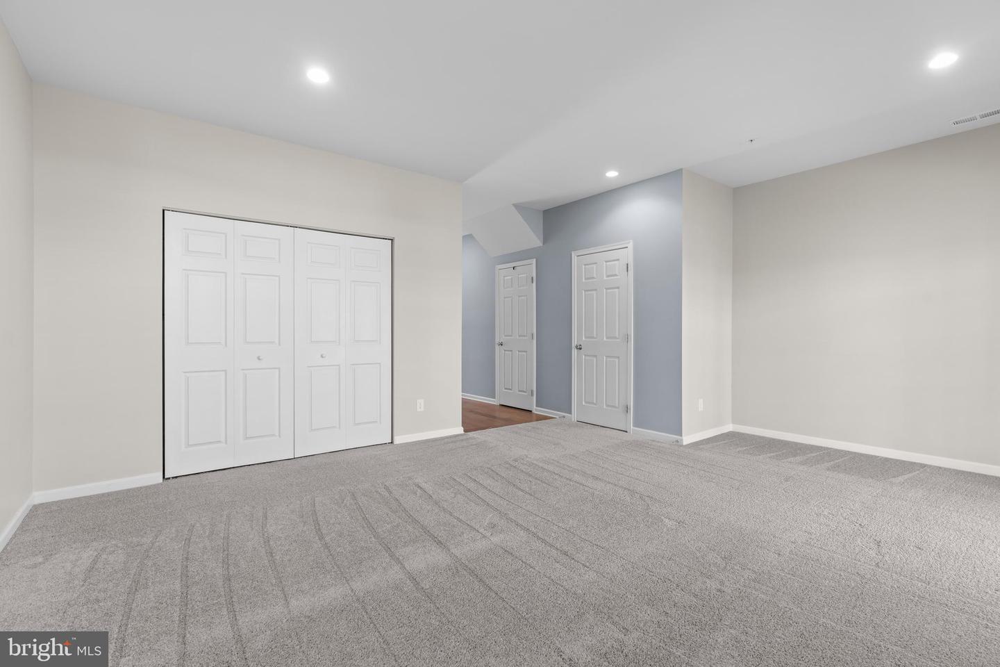403 Ridgewood Dr Property Photo 3