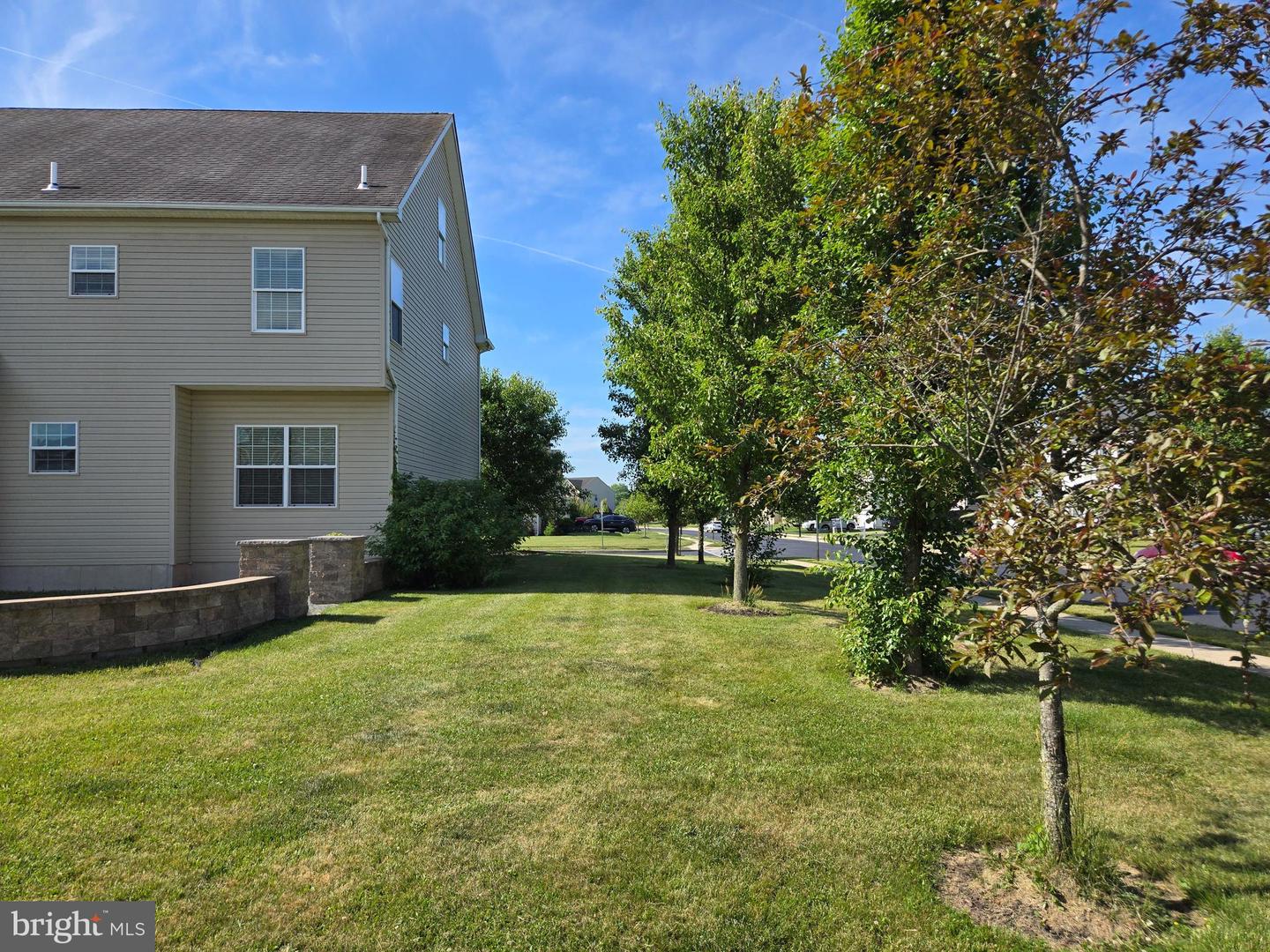 100 Lilac Ln Property Photo 9