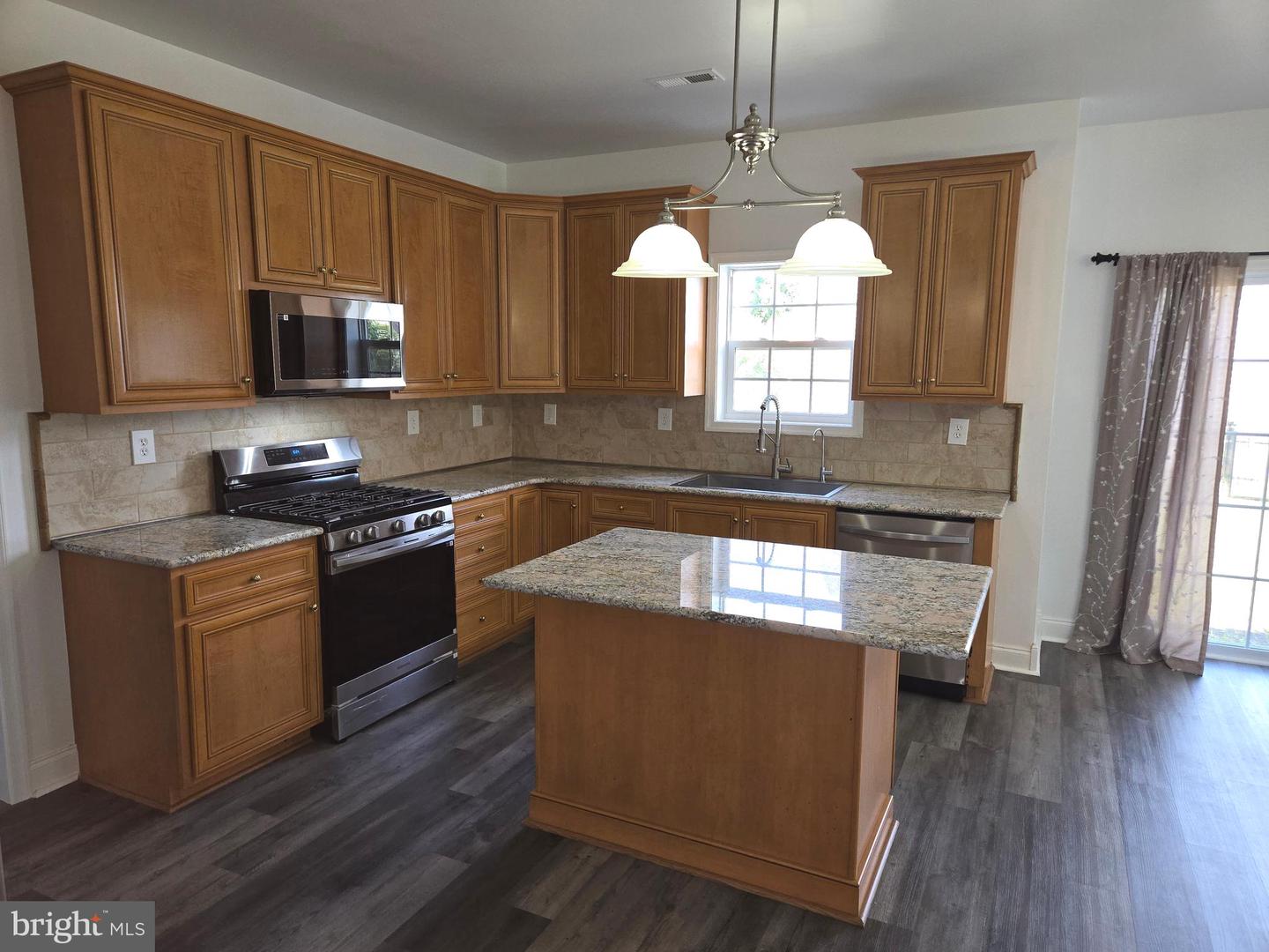 100 Lilac Ln Property Photo 20
