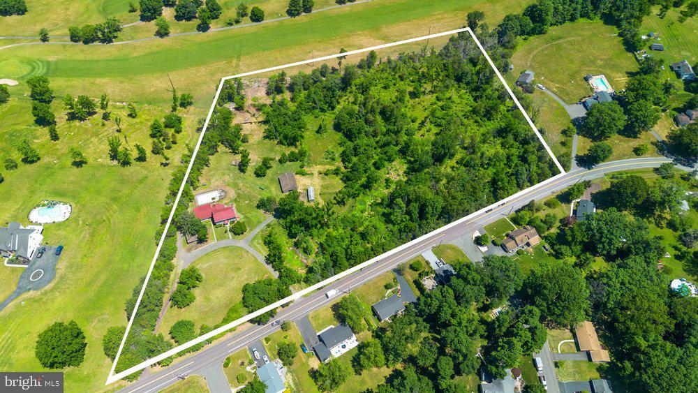 201 E Moyer Rd Property Photo 9