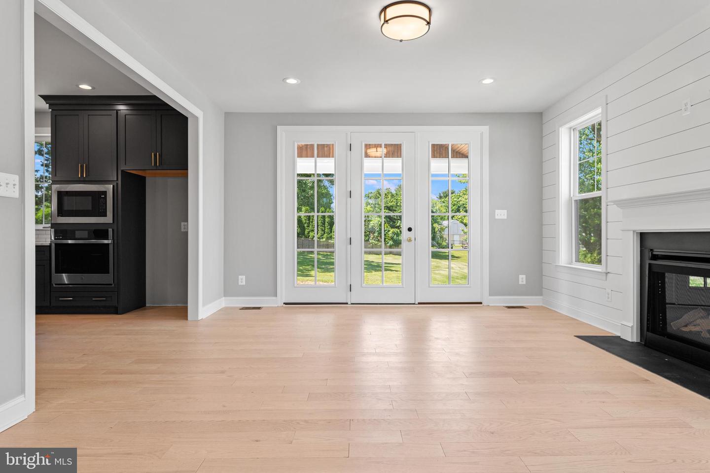 425 Pastell Ln Property Photo 5