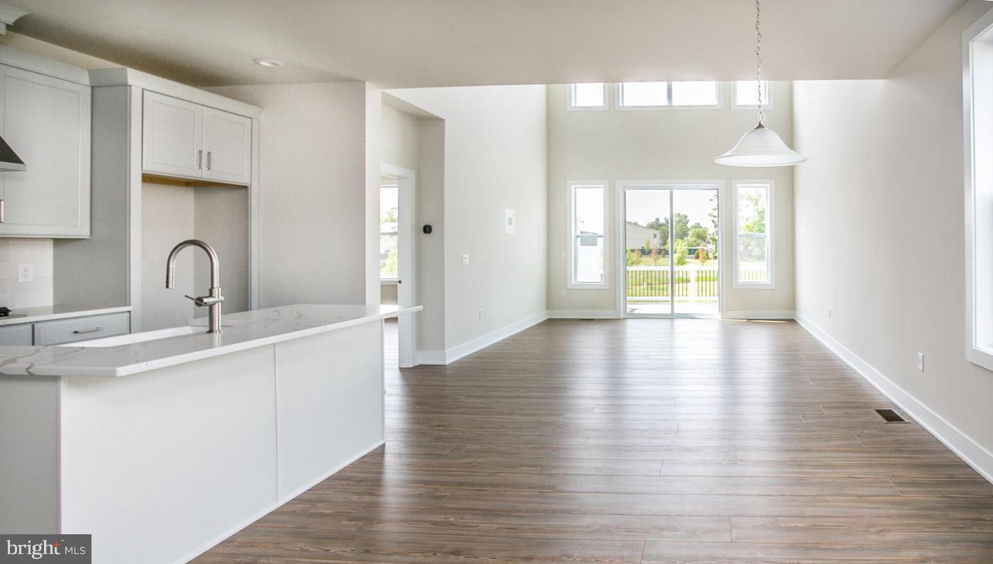 665 Levering Street Property Photo 4