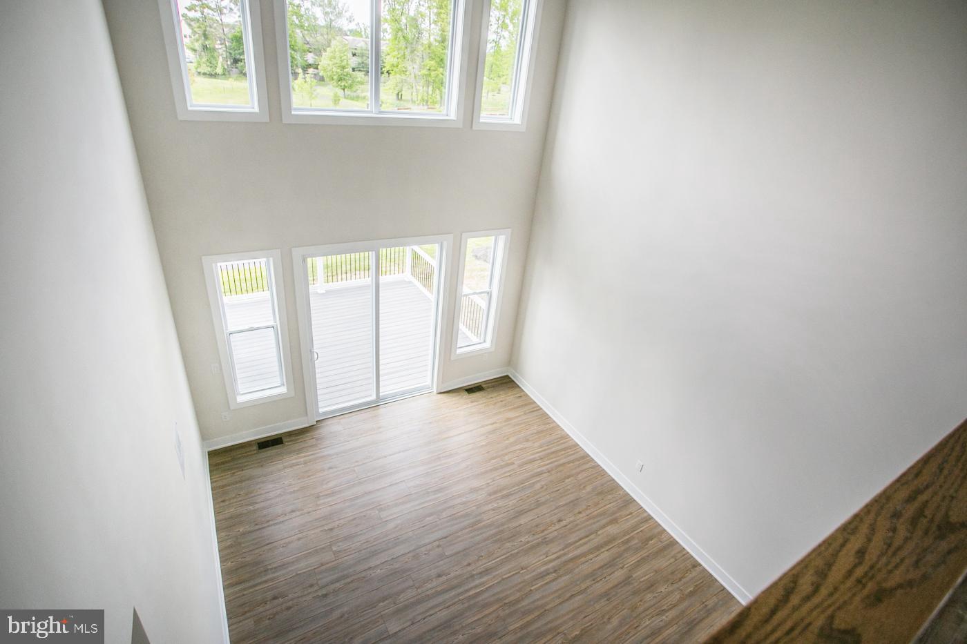 665 Levering Street Property Photo 8