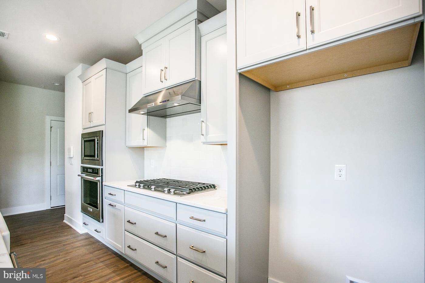 665 Levering Street Property Photo 13