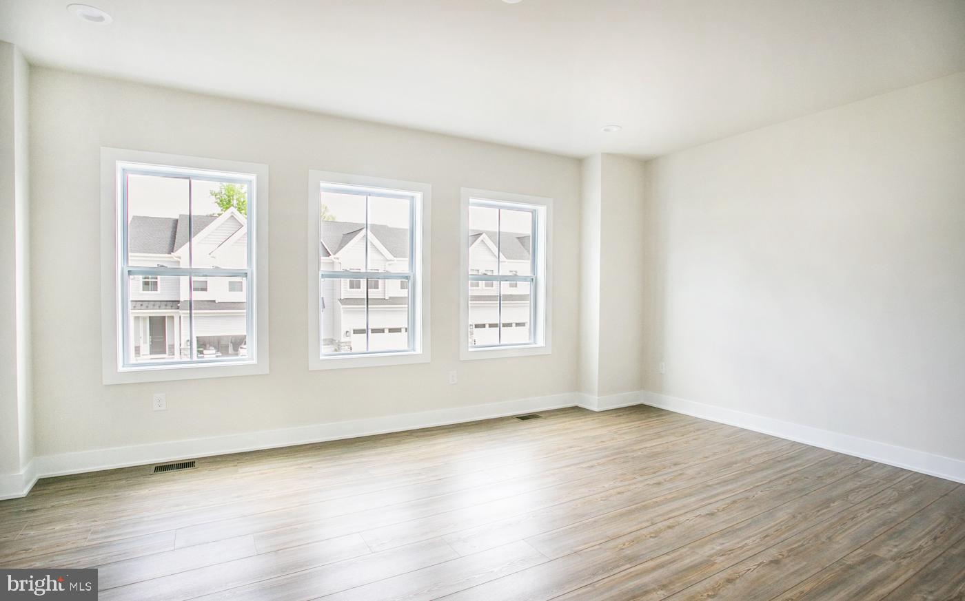 665 Levering Street Property Photo 17