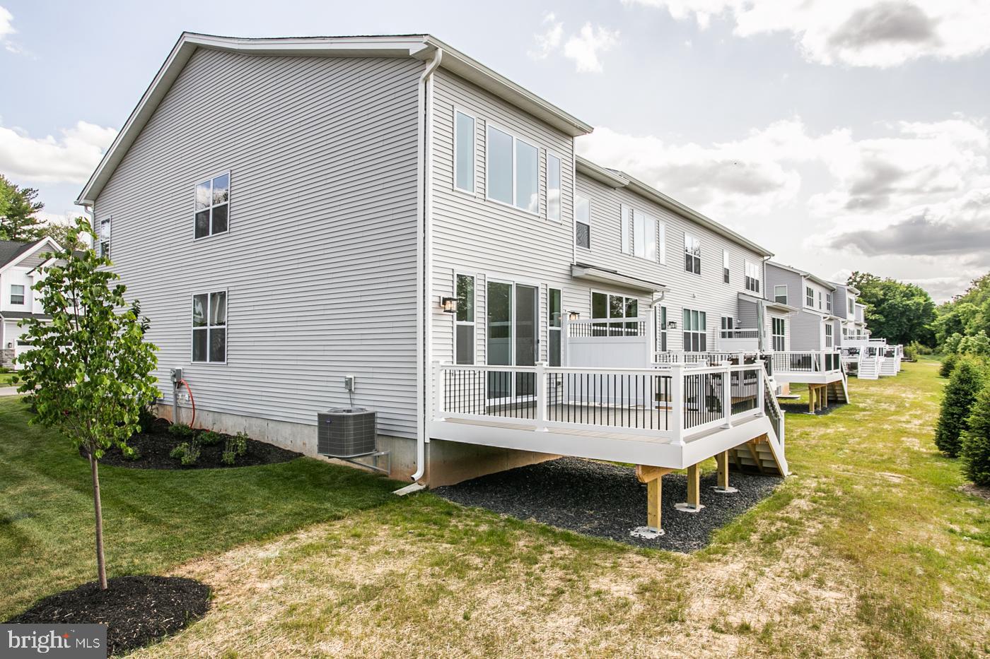 665 Levering Street Property Photo 37