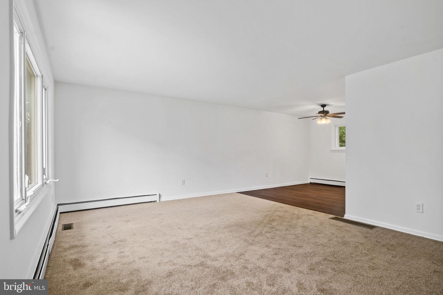 190 Maple Ave Property Photo 8