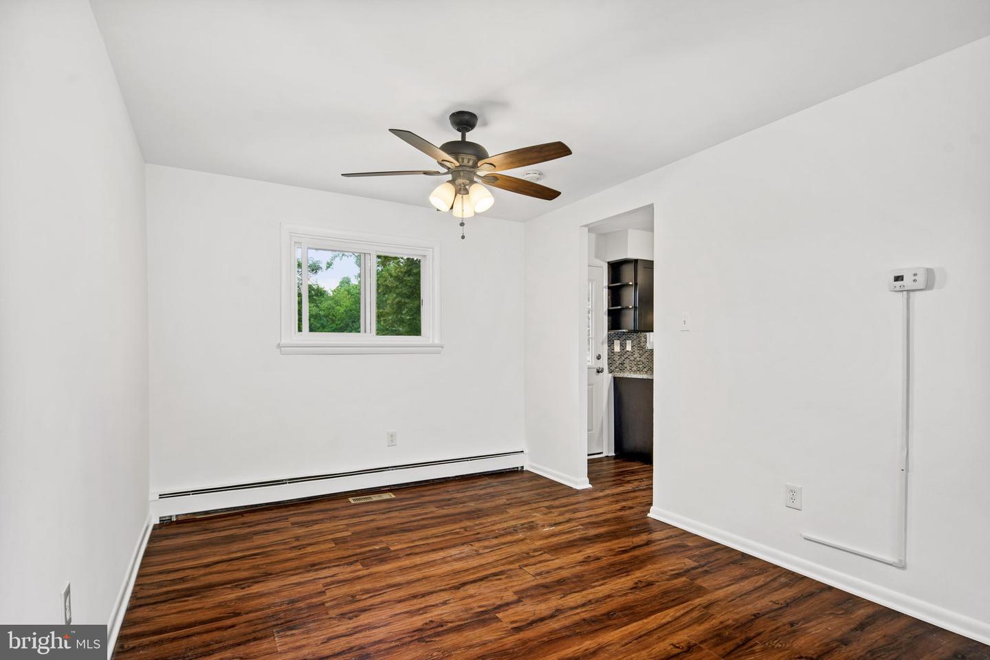 190 Maple Ave Property Photo 11