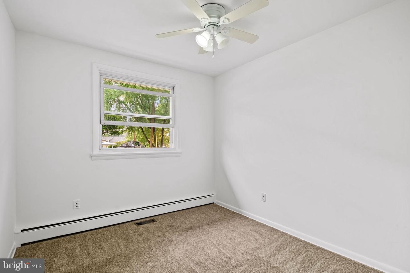 190 Maple Ave Property Photo 14