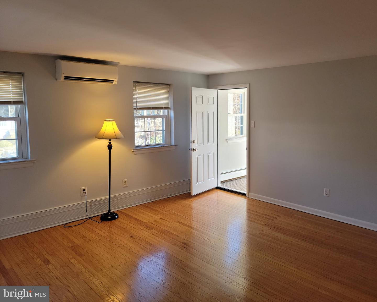230 N Essex Ave #1st Property Photo 4