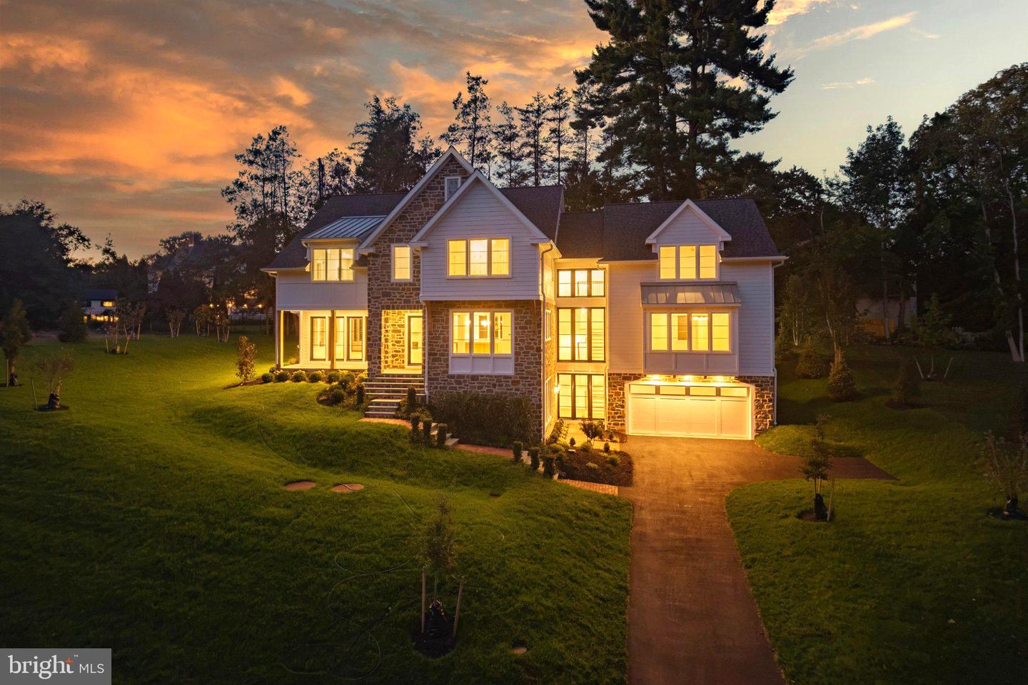 25 SANDRINGHAM RD