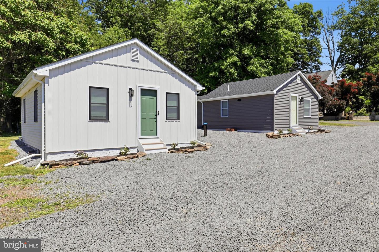 1605-e N Line Property Photo 4