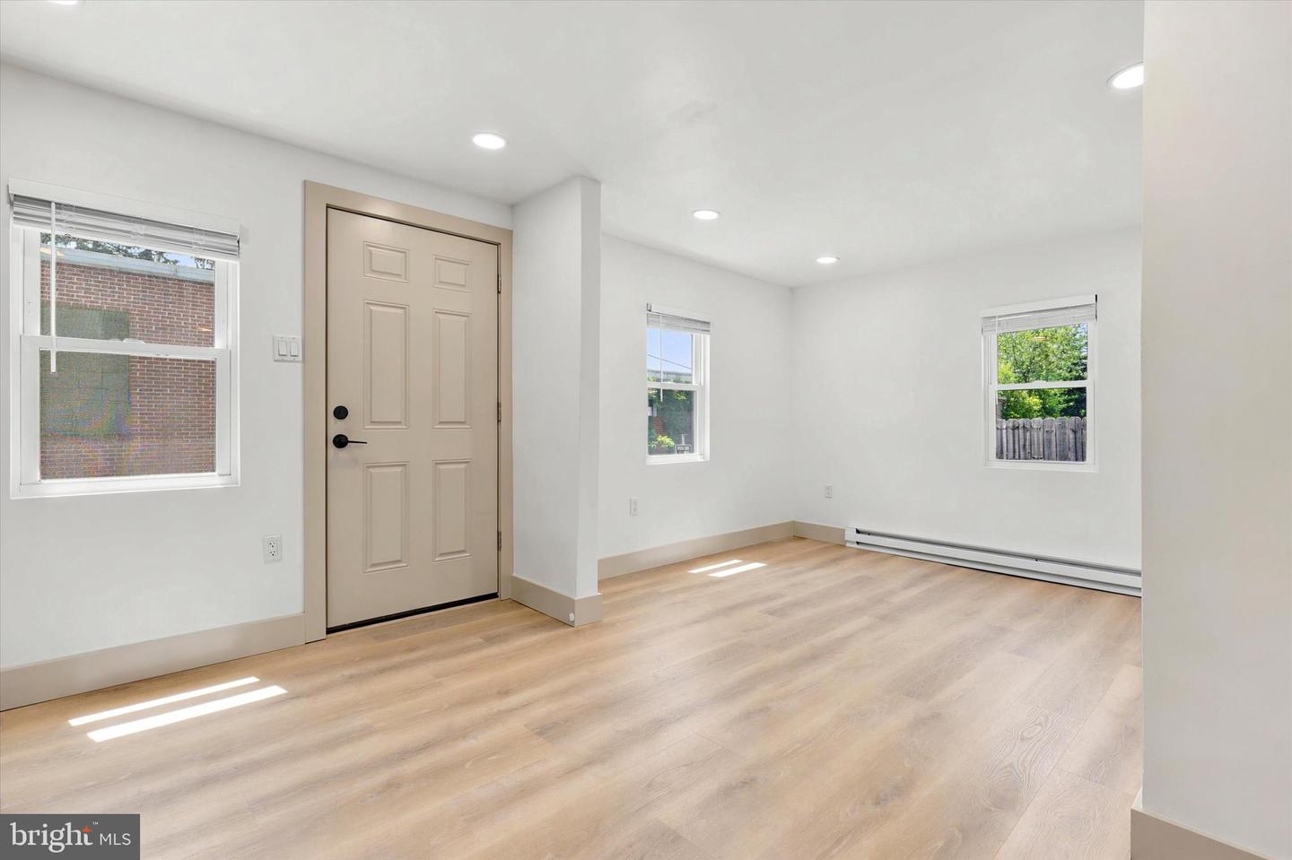 1605-e N Line Property Photo 13