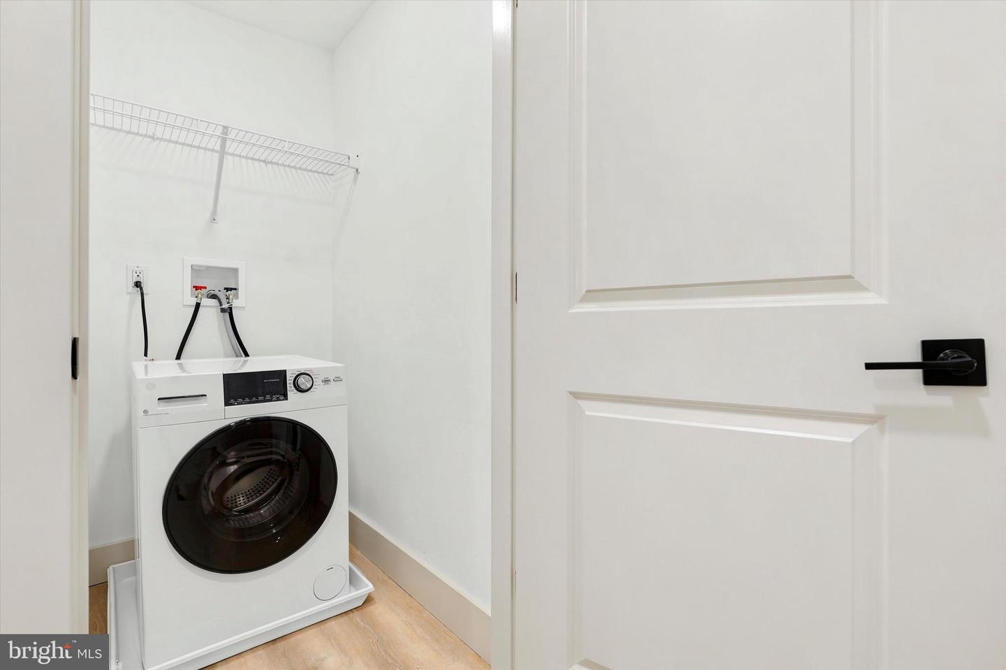 1605-e N Line Property Photo 16