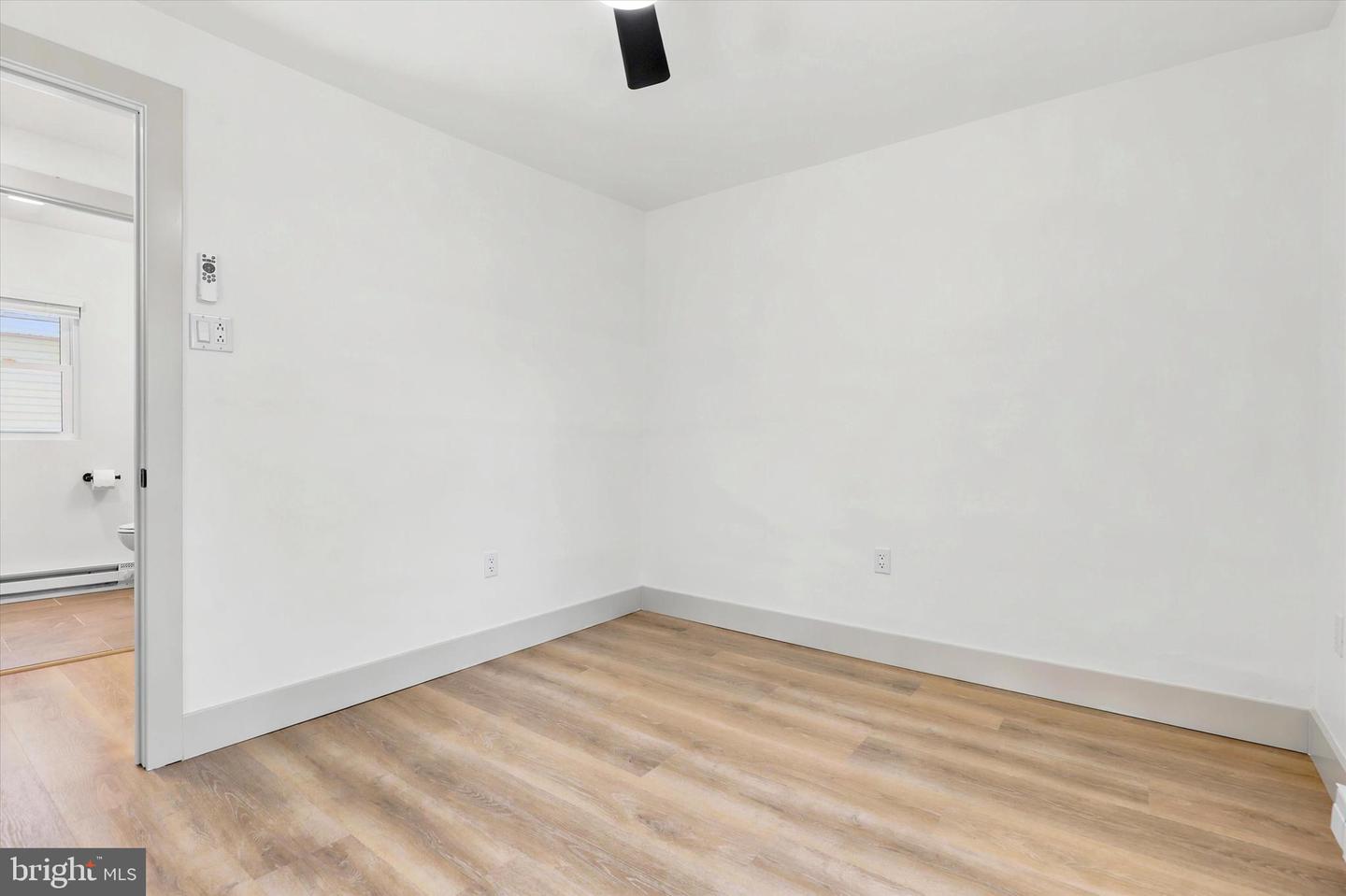 1605-e N Line Property Photo 20