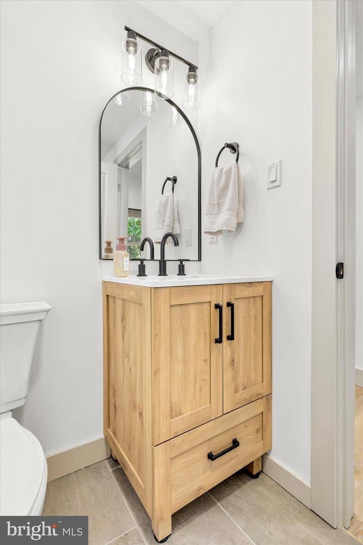 1605-e N Line Property Photo 25