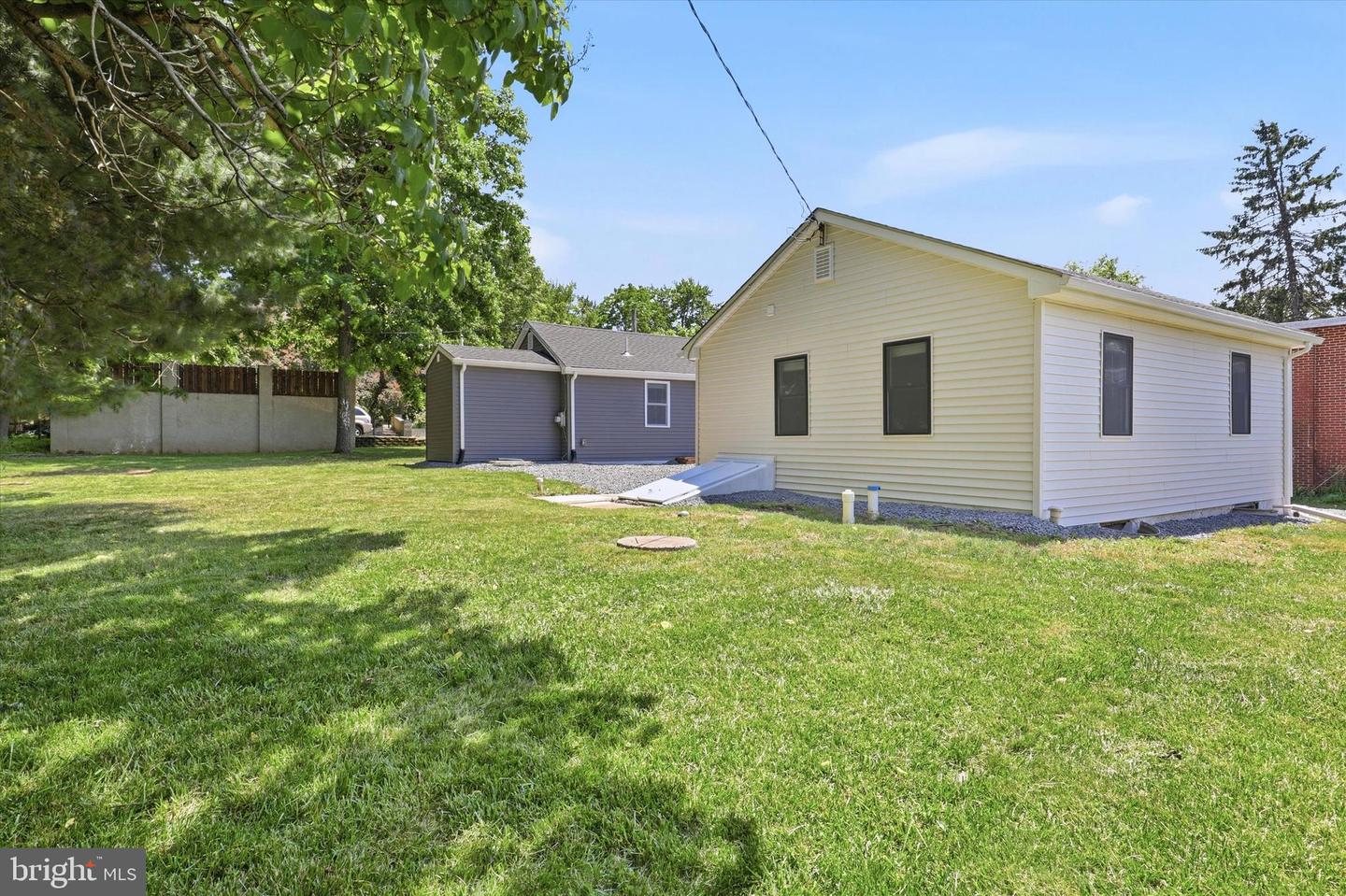 1605-e N Line Property Photo 26