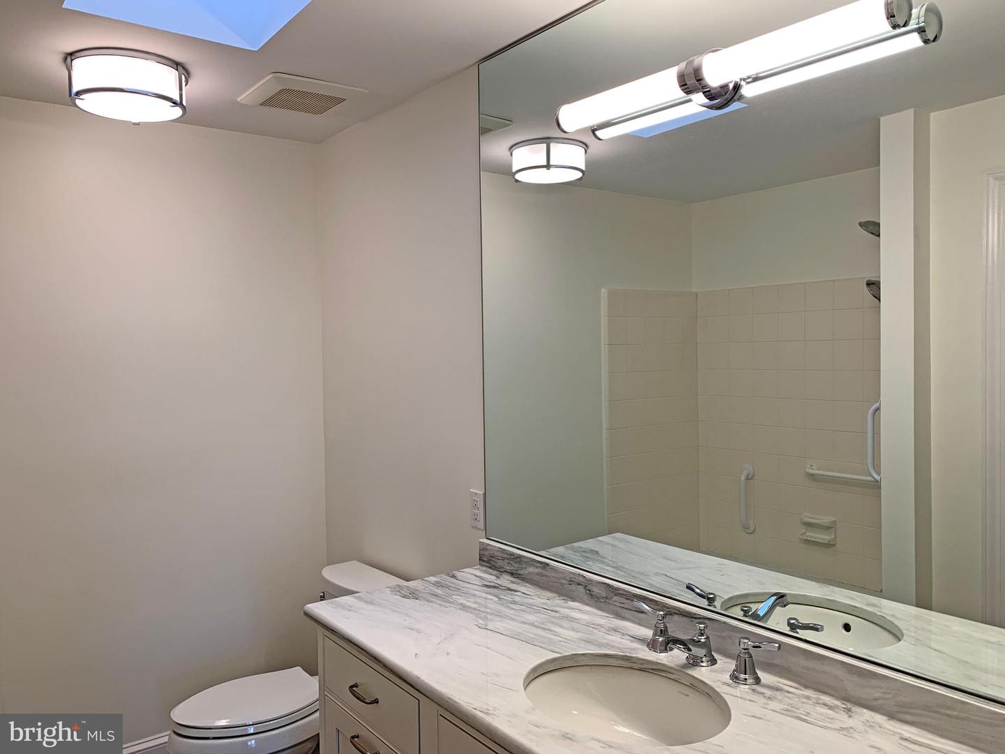 414 Old Lancaster Rd #405 Property Photo 40