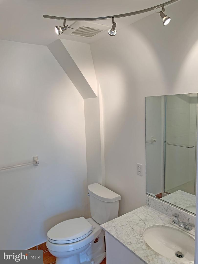 414 Old Lancaster Rd #405 Property Photo 55