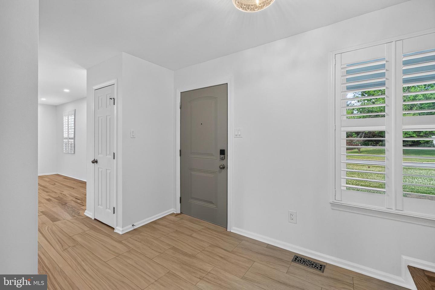 1146 Squires Way Property Photo 4