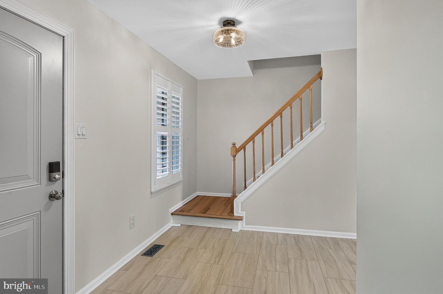 1146 Squires Way Property Photo 5