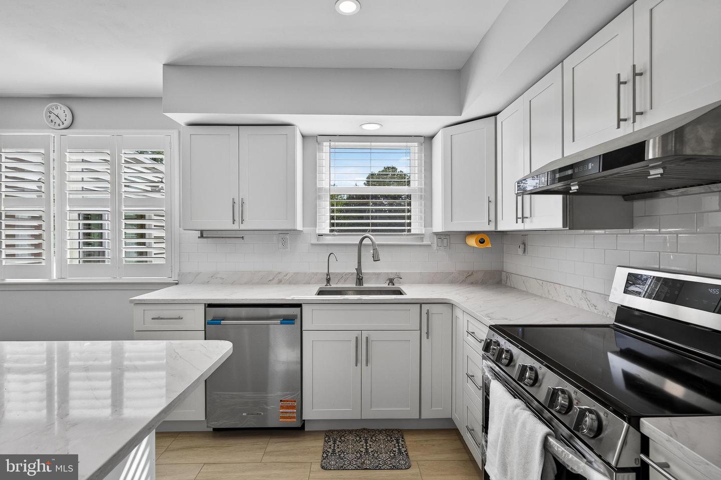 1146 Squires Way Property Photo 9