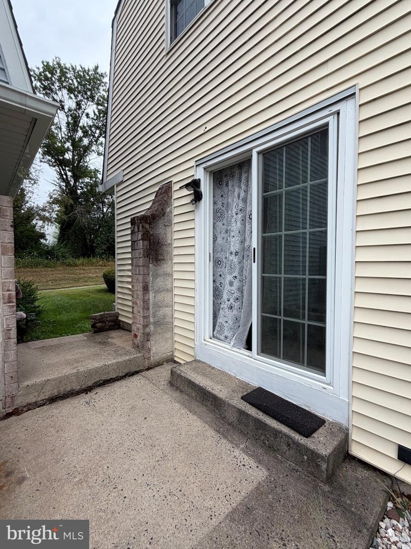 422 Village Ln Property Photo 21