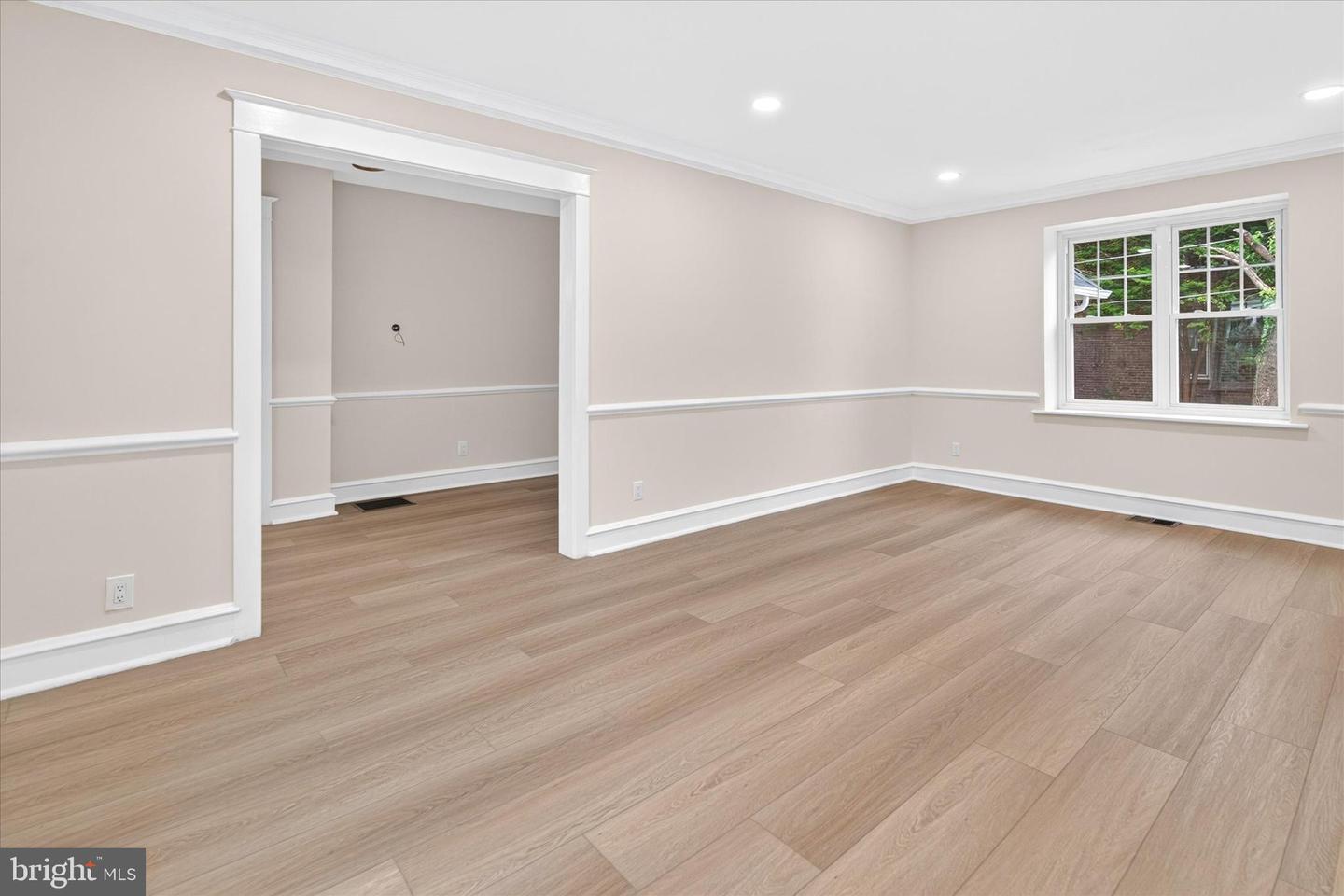 401 Carlton Ave Property Photo 12