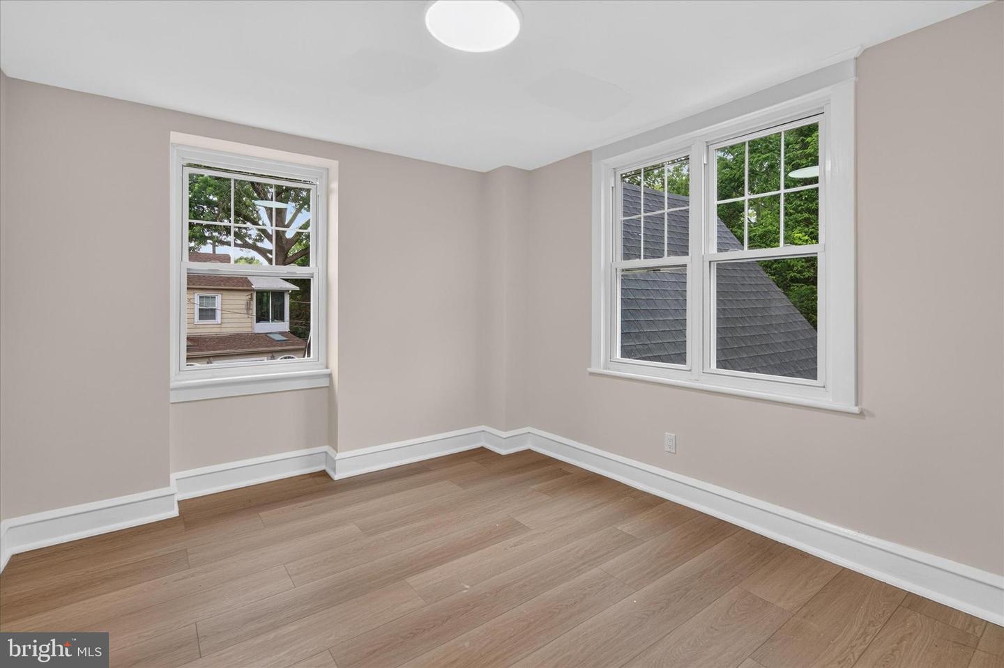 401 Carlton Ave Property Photo 45