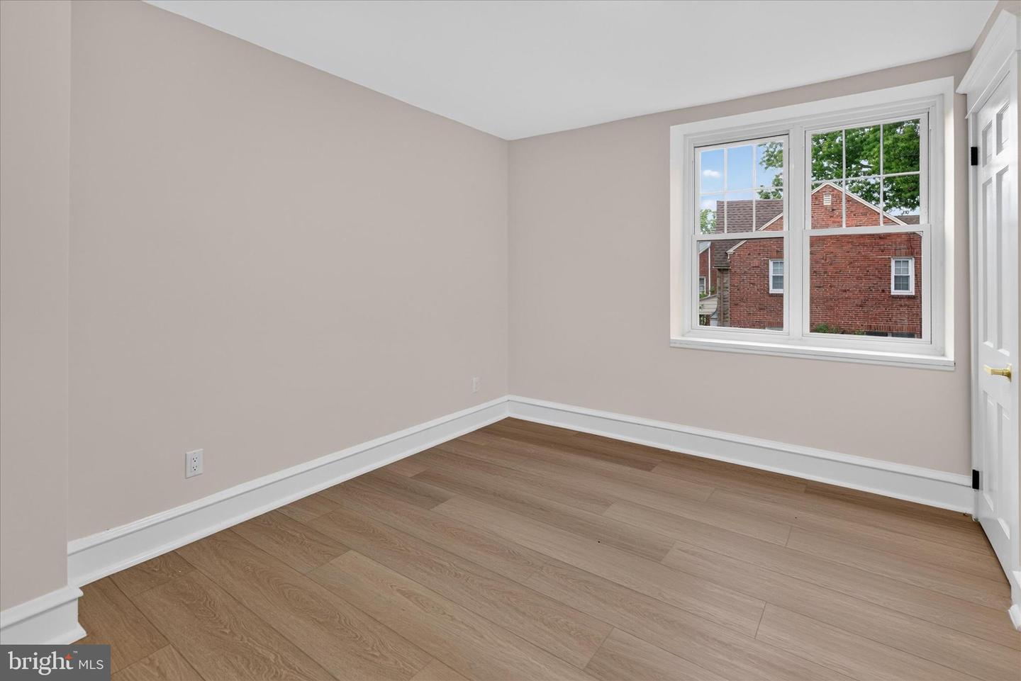 401 Carlton Ave Property Photo 49