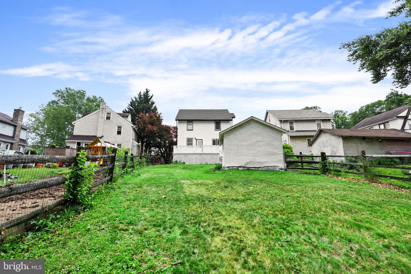 1082 Edge Hill Rd Property Photo 16