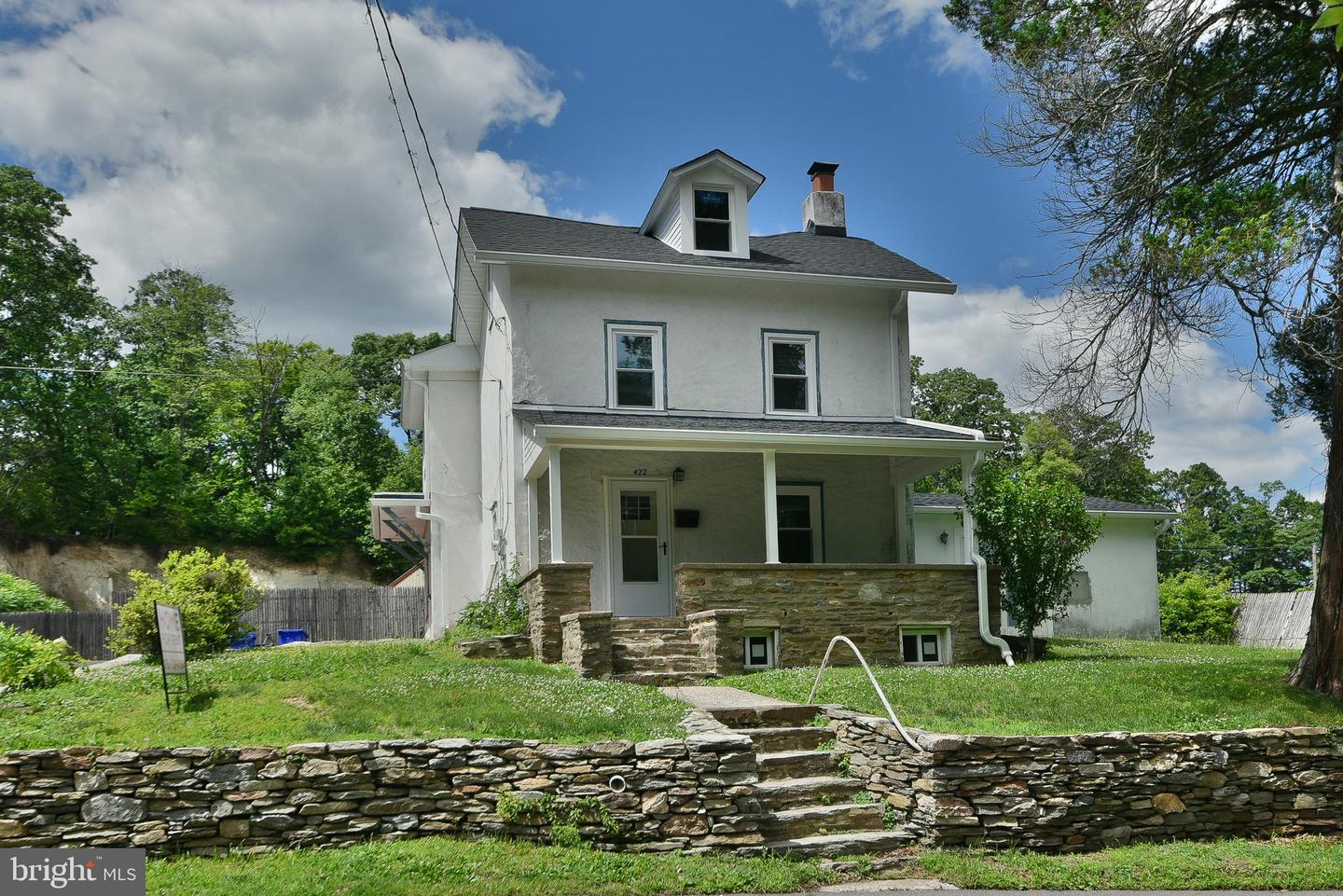 422 WILLOW GROVE AVE Property Photo 1