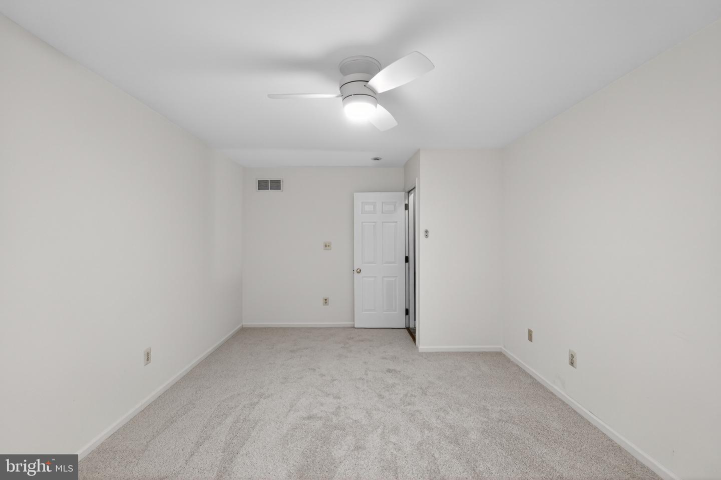 950 Freedom Ct #43 Property Photo 23