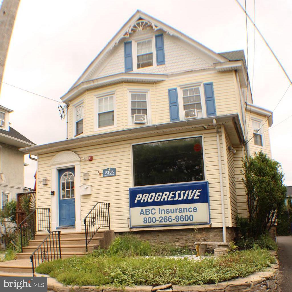 2205 Mount Carmel Ave Property Photo 2