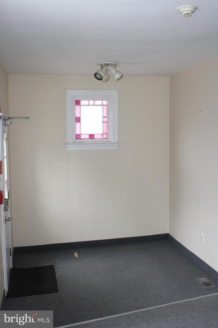 2205 Mount Carmel Ave Property Photo 7